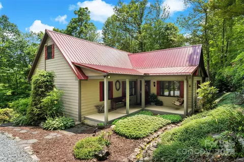 7710 Parks Mountain Dr, Newland, NC 28657