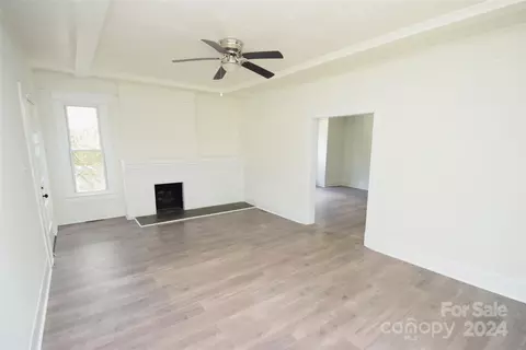 Living - 525 Mitchell Ave, Salisbury, NC 28144 photo 2 of 5
