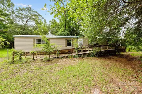 2897 Elm Grove Rd, Kinston, NC 28504