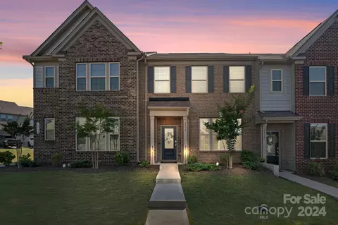 6838 Piper Thorn Way, Fort Mill, SC 29707