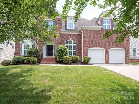902 Lillieshall Rd, Waxhaw, NC 28173