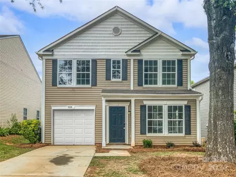 8618 Panglemont Dr, Charlotte, NC 28269