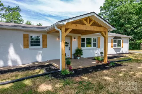 3034 Heffner Pl, Hudson, NC 28638