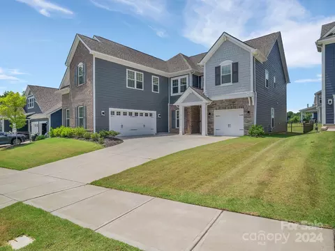 15710 Tysons Corner Rd, Huntersville, NC 28078