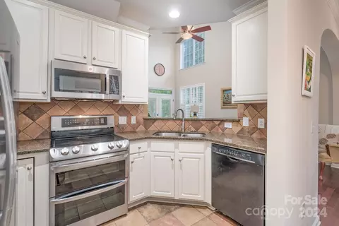 584 Pine Links Dr, Tega Cay, SC 29708