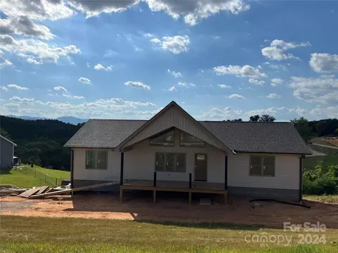 793 Morlin Acres Dr, Marshall, NC 28753