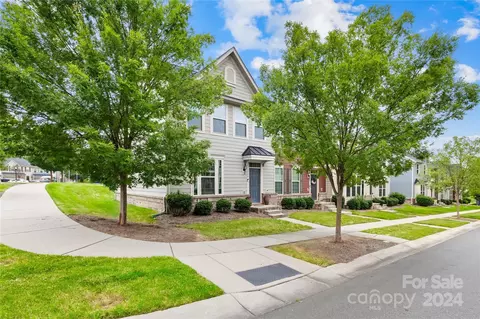 1732 Fleetwood Dr, Charlotte, NC 28208