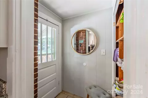 Entry Way - 401 Mitchell Ave, Salisbury, NC 28144 photo 1 of 3