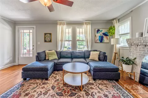 Living - 401 Mitchell Ave, Salisbury, NC 28144 photo 2 of 3