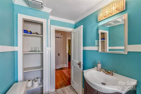 Bath - 401 Mitchell Ave, Salisbury, NC 28144 photo 4 of 4