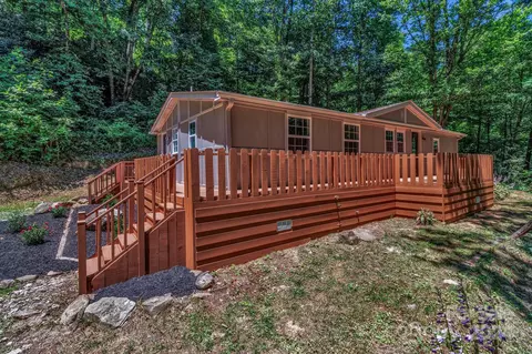 121 Creekwood Cove Rd, Fairview, NC 28730