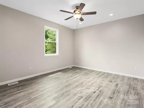 Living - 91 Smokey Quartz Ln, Flat Rock, NC 28731 photo 6 of 9
