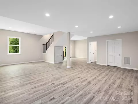 Living - 91 Smokey Quartz Ln, Flat Rock, NC 28731 photo 9 of 9