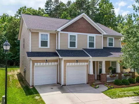 5823 Whitehawk Hill Rd, Mint Hill, NC 28227