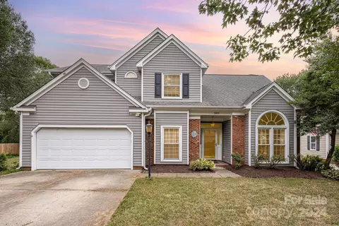 11831 Broadwater Ln, Charlotte, NC 28273