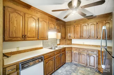 Kitchen - 502 Jackson St, Kannapolis, NC 28083 photo 2 of 4