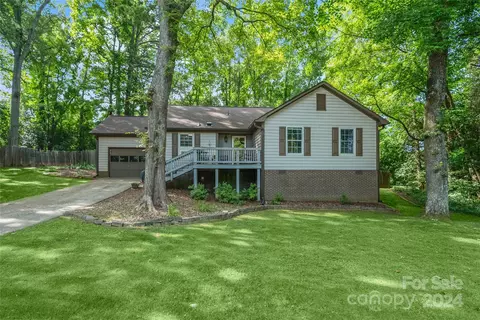9732 Buckskin Ln, Mint Hill, NC 28227