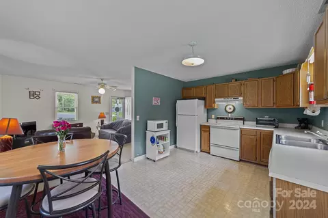 Kitchen - 108 Cedar Cir, Salisbury, NC 28147 photo 4 of 4