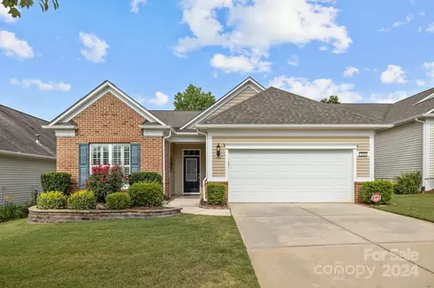 2046 Moultrie Ct, Fort Mill, SC 29707