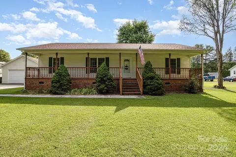 211 Flushing Dr, York, SC 29745
