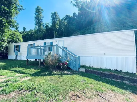 273 Nowhere Dr, Sylva, NC 28779 photo 3