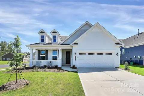 5101 Lively Ct, Charlotte, NC 28215