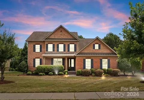 1201 Crooked River Dr, Waxhaw, NC 28173