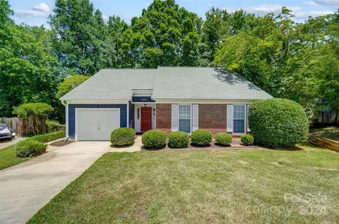 13702 Dealtry Ln, Pineville, NC 28134