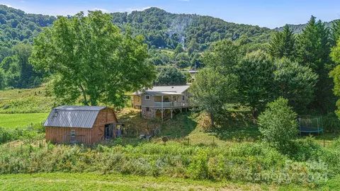 2542 Love Joy Rd, Canton, NC 28716