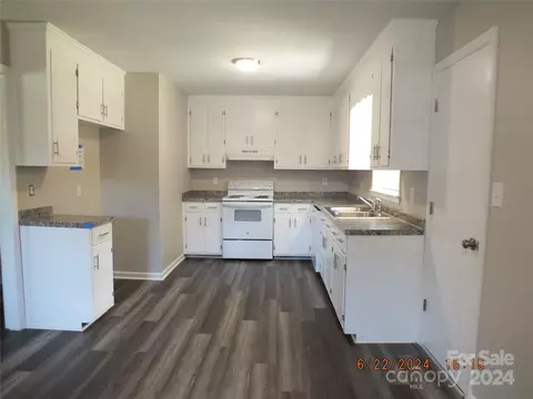 2333 Douglas Rd, Lancaster, SC 29720 photo 2
