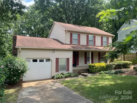 4519 Craigwood Dr, Charlotte, NC 28215
