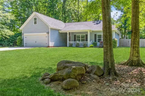 12404 Canal Dr, Huntersville, NC 28078