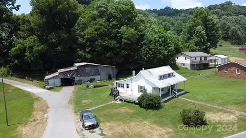 1433 Silverstone Rd, Vilas, NC 28692 photo 2