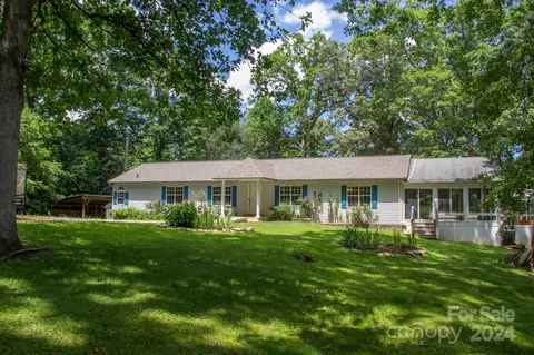 138 Kimzey Rd, Mills River, NC 28759