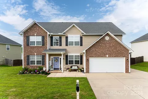 227 Roanoke Rd, Fletcher, NC 28732