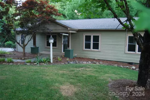 305 Catawba St, Morganton, NC 28655