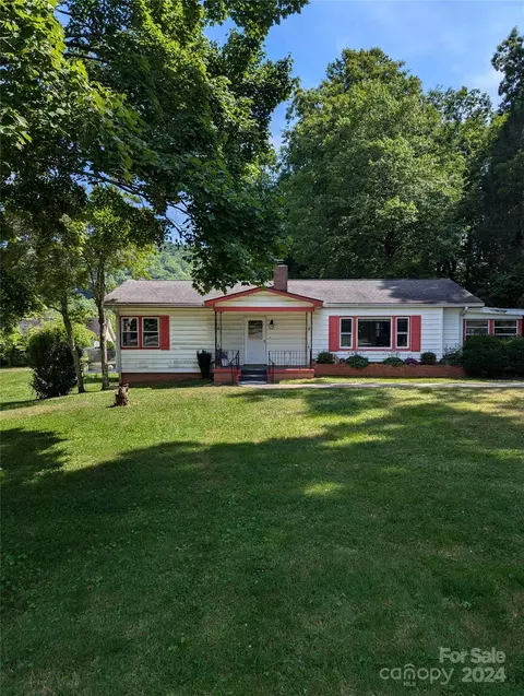 3106 Brevard Rd, Hendersonville, NC 28791