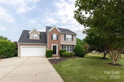 118 Midglen Ct, Mooresville, NC 28115