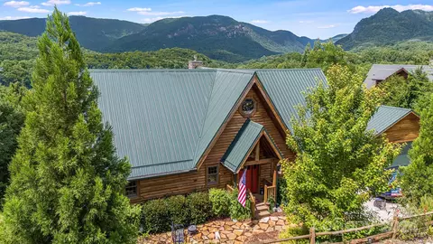 202 Deer Trl, Lake Lure, NC 28746