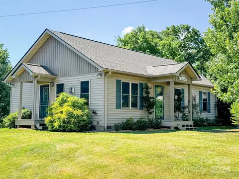12 Morse Dr, Asheville, NC 28806