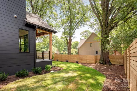 Exterior - 4334 Castleton Rd, Charlotte, NC 28211 photo 3 of 3