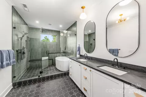 Bath - 4334 Castleton Rd, Charlotte, NC 28211 photo 2 of 6