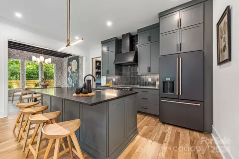 Kitchen - 4334 Castleton Rd, Charlotte, NC 28211 photo 3 of 4