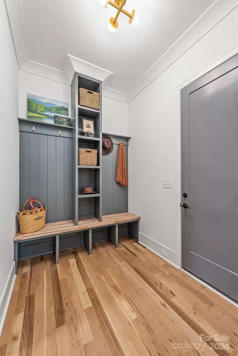 Entry Way - 4334 Castleton Rd, Charlotte, NC 28211 photo 5 of 7