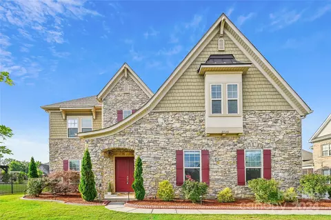 2548 Red Maple Ln, Harrisburg, NC 28075