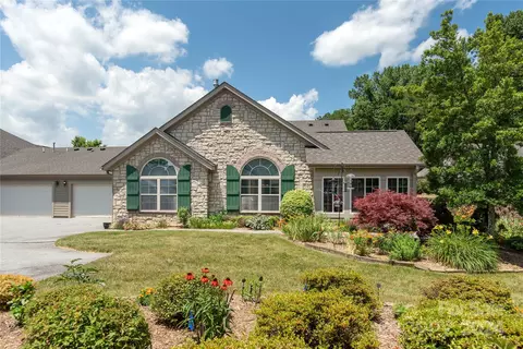 170 Summerfield Pl, Flat Rock, NC 28731