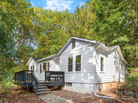 42 Maple Springs Rd, Asheville, NC 28805