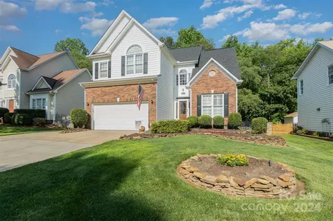 16813 Hampton Crossing Dr, Huntersville, NC 28078