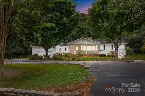 400 Nestlewood Ln, Salisbury, NC 28144