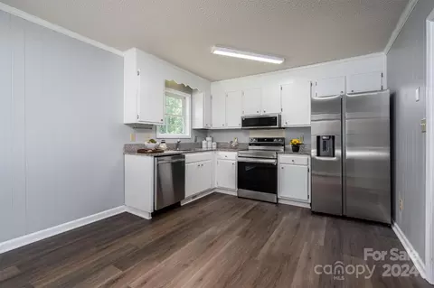 506 S 10th St, Bessemer City, NC 28016 photo 6